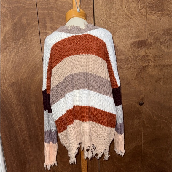 Miracle Multicolor V-Neck Fringed Sweater - Picture 4 of 7